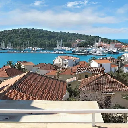 Mili Rogoznica *